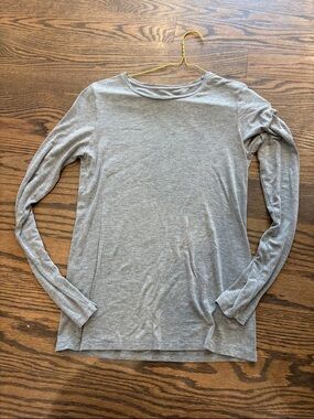 Majestic Heather Gray Long Sleeve Crewneck Top
